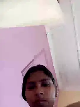 Snapshot of heena-3678 chatting on 05/10/26, 05:33 heena-3678 online show from 05/10/26, 05:33