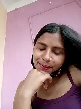 Snapshot of heena-3678 chatting on 04/05/26, 11:50 heena-3678 online show from 04/05/26, 11:50