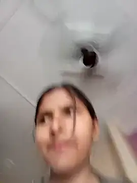 Snapshot of heena-3678 chatting on 04/14/26, 12:54 heena-3678 online show from 04/14/26, 12:54