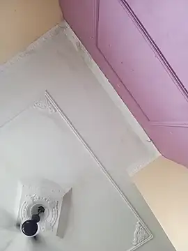 Snapshot of heena-3678 chatting on 10/05/25, 08:05 heena-3678 online show from 10/05/25, 08:05