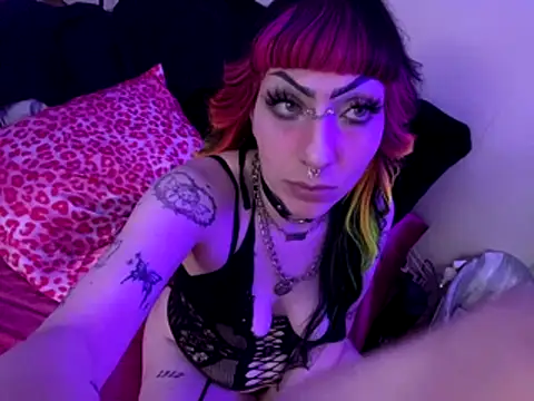 Snapshot of ChrryFoxx chatting on 11/04/25, 10:19 ChrryFoxx online show from 11/04/25, 10:19