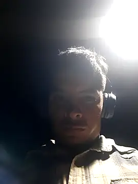 Elcabezhupas97 online show from 10/31/25, 02:41