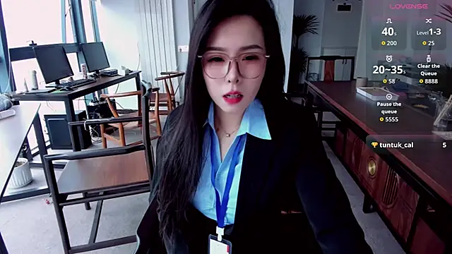 xixiya888 online show from 11/10/25, 12:15