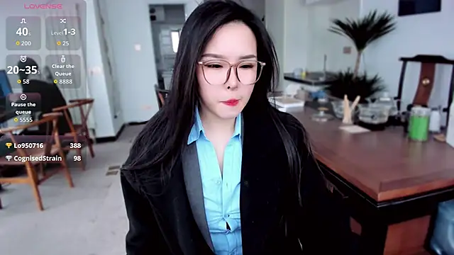 Snapshot of xixiya888 chatting on 10/27/25, 01:50 xixiya888 online show from 10/27/25, 01:50