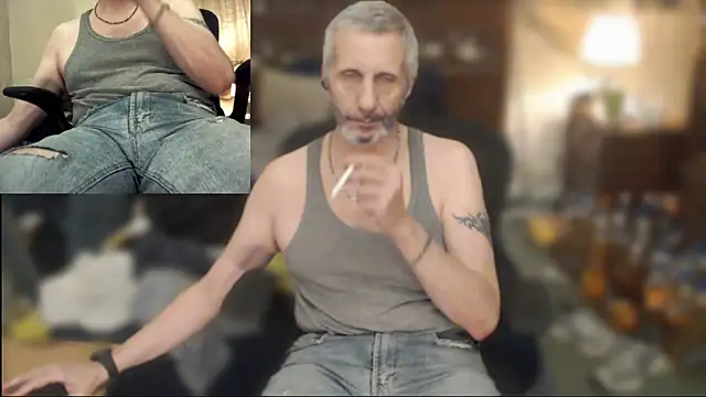 Snapshot of maxdaddy690 chatting on 06/21/26, 12:27 maxdaddy690 online show from 06/21/26, 12:27