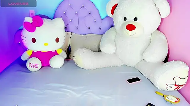 Snapshot of Julie_Lovelyx1 chatting on 07/11/26, 11:21 Julie Lovelyx1 online show from 07/11/26, 11:21