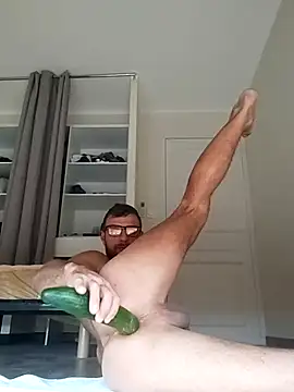 sebik122 online show from 11/30/25, 10:05