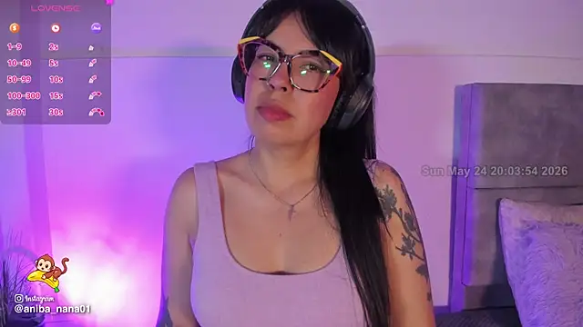 annabananas01 online show from 05/25/26, 01:05