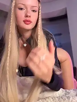 Snapshot of AngelicaaHeaven chatting on 09/12/25, 10:42 AngelicaaHeaven online show from 09/12/25, 10:42