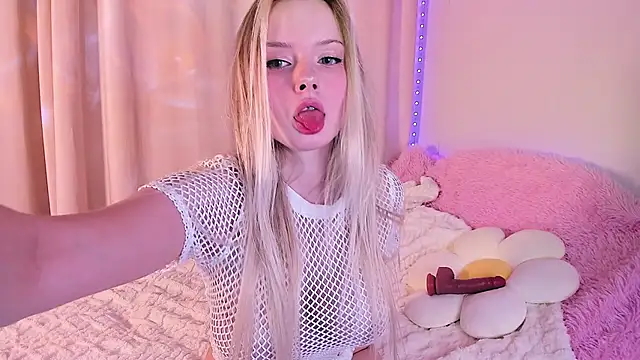 Snapshot of AngelicaaHeaven chatting on 03/01/25, 03:27 AngelicaaHeaven online show from 03/01/25, 03:27