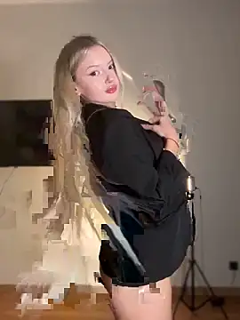 Snapshot of AngelicaaHeaven chatting on 10/18/25, 10:01 AngelicaaHeaven online show from 10/18/25, 10:01