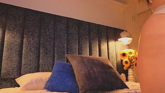 Ariannaa Suarez1 online show from 03/18/26, 07:37