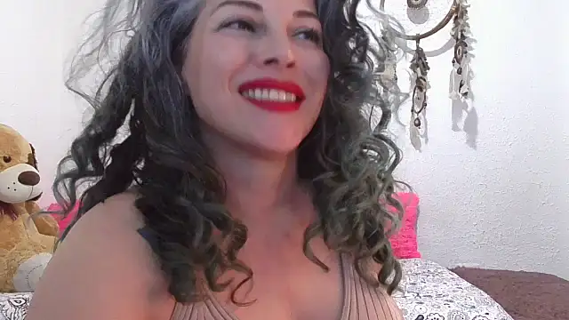Snapshot of Victoria_Lover chatting on 09/18/25, 02:47 Victoria Lover online show from 09/18/25, 02:47