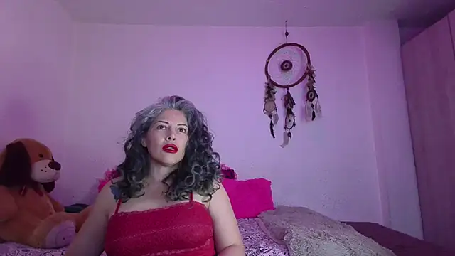 Victoria Lover online show from 11/02/25, 03:11