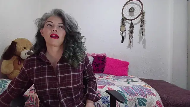 Victoria Lover online show from 10/22/25, 03:39