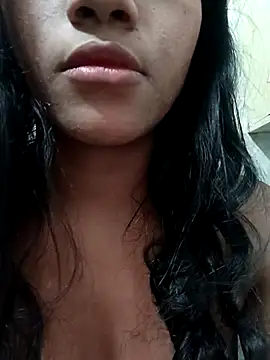 Snapshot of Laurabutt chatting on 10/10/25, 04:02 Laurabutt online show from 10/10/25, 04:02