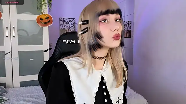 Cherry Bite online show from 10/31/25, 10:16