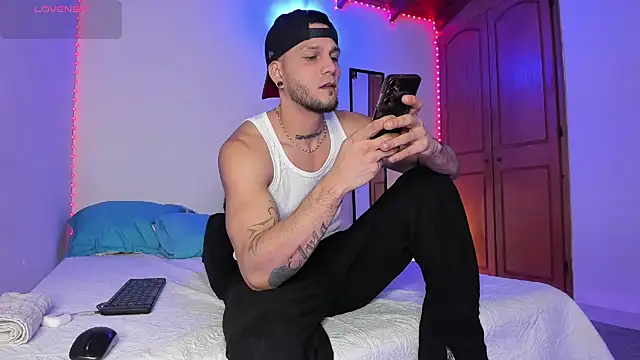 morenosiam online show from 10/15/25, 01:37