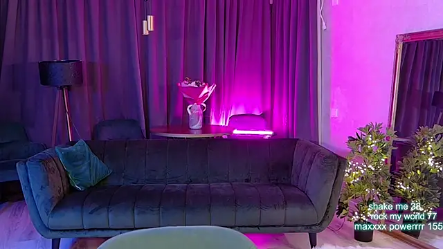 Snapshot of CutiePie69__ chatting on 10/19/25, 08:22 CutiePie69 online show from 10/19/25, 08:22