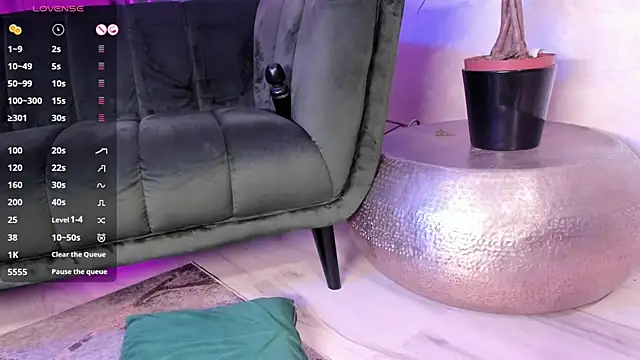 Snapshot of CutiePie69__ chatting on 09/30/25, 07:42 CutiePie69 online show from 09/30/25, 07:42