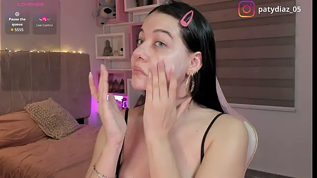 MiiaParker6972 online show from 03/04/26, 12:29