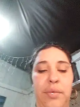 Snapshot of Fellyna chatting on 09/15/25, 04:29 Fellyna online show from 09/15/25, 04:29