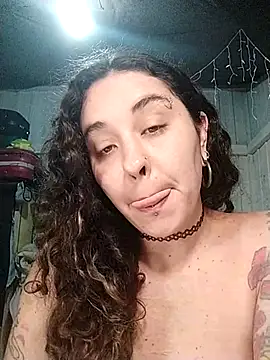 Snapshot of Fellyna chatting on 10/13/25, 04:41 Fellyna online show from 10/13/25, 04:41