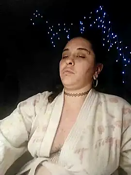 Snapshot of Fellyna chatting on 10/04/25, 05:31 Fellyna online show from 10/04/25, 05:31