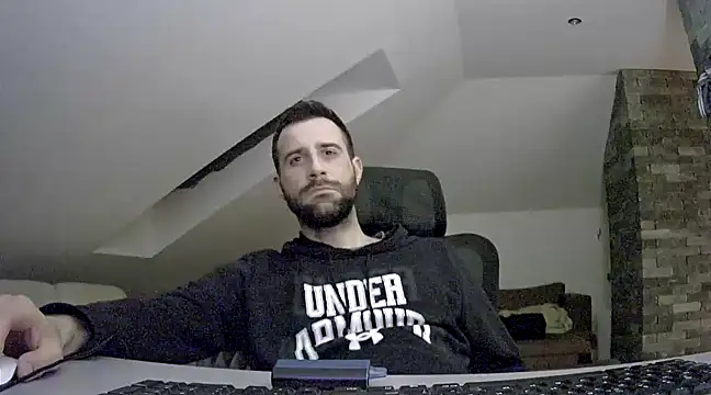 Snapshot of gryzoon chatting on 03/15/25, 10:55 gryzoon online show from 03/15/25, 10:55