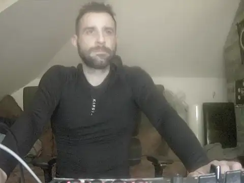 gryzoon online show from 02/17/26, 01:14