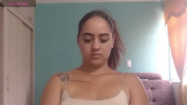 Snapshot of Anthonela_Queen chatting on 12/18/25, 05:06 Anthonela Queen online show from 12/18/25, 05:06