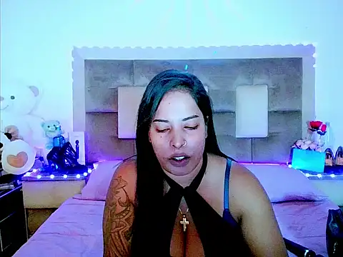 indiantopaz694u online show from 04/24/26, 04:25