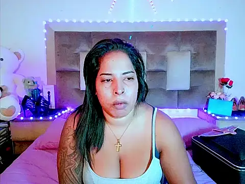 indiantopaz694u online show from 05/08/26, 04:16