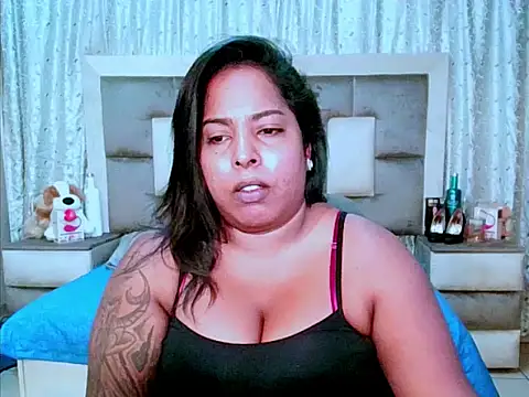 Snapshot of indiantopaz694u chatting on 03/10/25, 04:49 indiantopaz694u online show from 03/10/25, 04:49