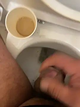 Snapshot of Alexander18edd chatting on 11/21/25, 01:32 Alexander18edd online show from 11/21/25, 01:32