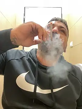 Snapshot of Alexander18edd chatting on 10/09/25, 12:28 Alexander18edd online show from 10/09/25, 12:28