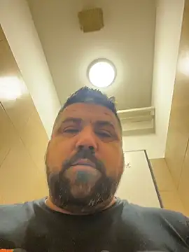 Snapshot of Alexander18edd chatting on 02/13/26, 01:33 Alexander18edd online show from 02/13/26, 01:33