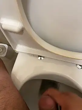 Snapshot of Alexander18edd chatting on 10/29/25, 01:43 Alexander18edd online show from 10/29/25, 01:43