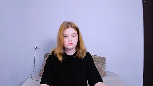 Snapshot of LaseyMoon chatting on 10/16/25, 10:18 LaseyMoon online show from 10/16/25, 10:18