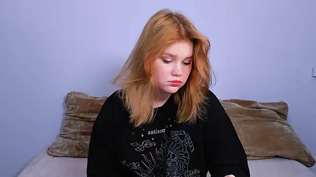 Snapshot of LaseyMoon chatting on 10/02/25, 01:09 LaseyMoon online show from 10/02/25, 01:09