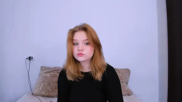 Snapshot of LaseyMoon chatting on 10/26/25, 02:23 LaseyMoon online show from 10/26/25, 02:23