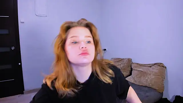 Snapshot of LaseyMoon chatting on 11/07/25, 12:48 LaseyMoon online show from 11/07/25, 12:48