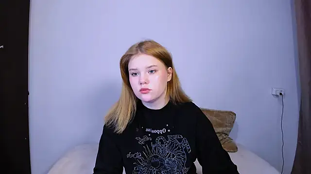 Snapshot of LaseyMoon chatting on 09/29/25, 11:27 LaseyMoon online show from 09/29/25, 11:27