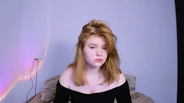 Snapshot of LaseyMoon chatting on 11/29/25, 01:39 LaseyMoon online show from 11/29/25, 01:39