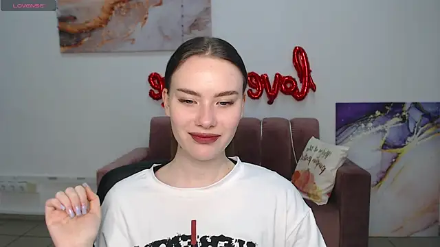 Snapshot of ElenaOconar chatting on 03/10/25, 06:38 ElenaOconar online show from 03/10/25, 06:38