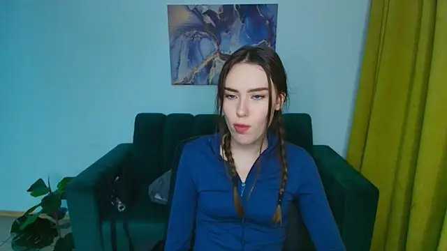 Snapshot of ElenaOconar chatting on 03/04/25, 04:09 ElenaOconar online show from 03/04/25, 04:09
