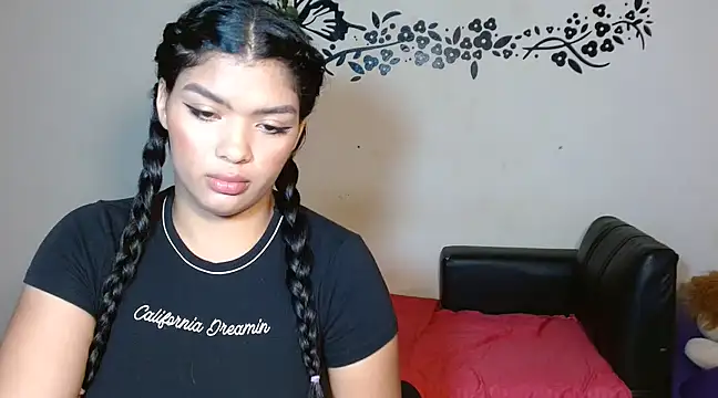 Snapshot of alexaa_gibson1 chatting on 03/15/25, 01:29 alexaa gibson1 online show from 03/15/25, 01:29