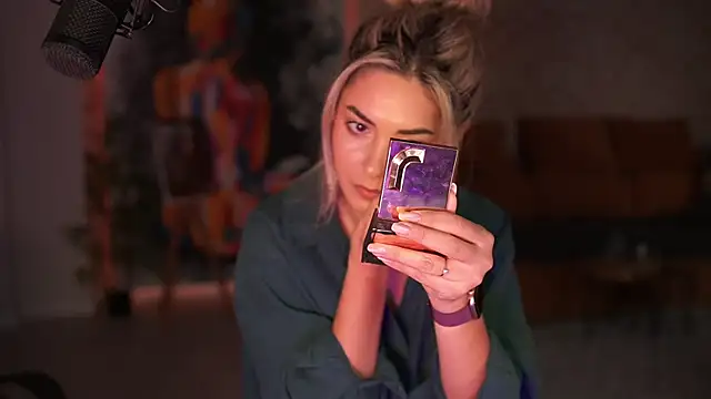  Allie  online show from 11/18/25, 05:55