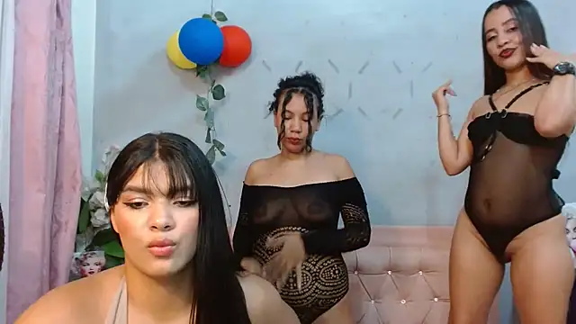 Snapshot of Alma_Meza chatting on 07/15/26, 04:25 Alma Meza online show from 07/15/26, 04:25