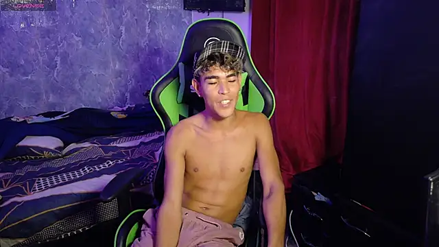 twinks 28 online show from 10/13/25, 09:22